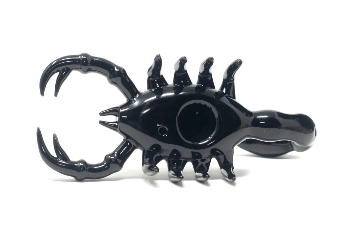 6" Black Scorpion glass hand pipe - Image 3